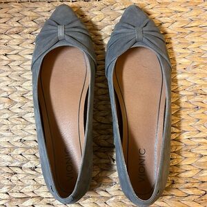 Vionic Gray Suede Flats